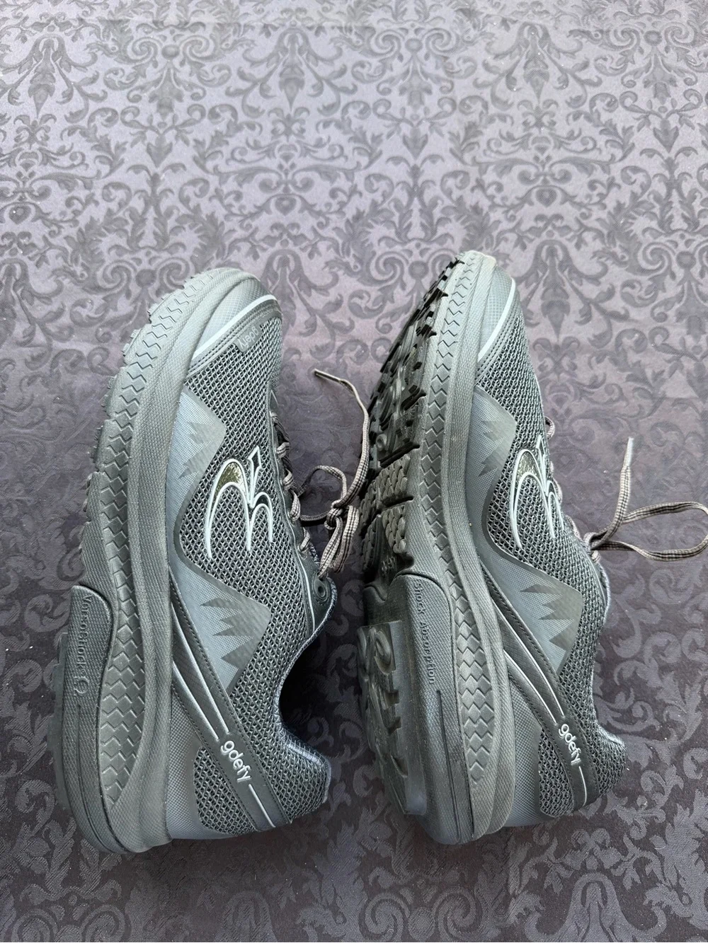 GDEFY Gravity Defyer Mighty Walk Men’s Size 11.5 Gray Black Walking Shoes